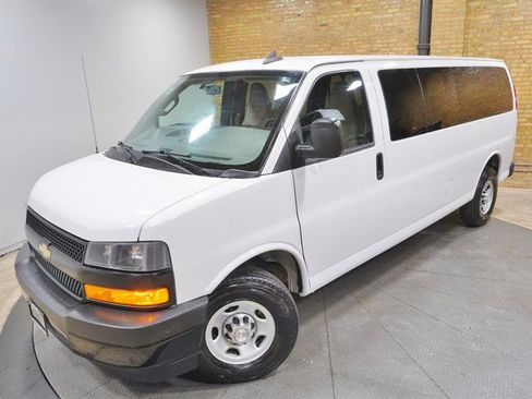 Used 2021 Chevrolet Express 3500 LS RWD image 2