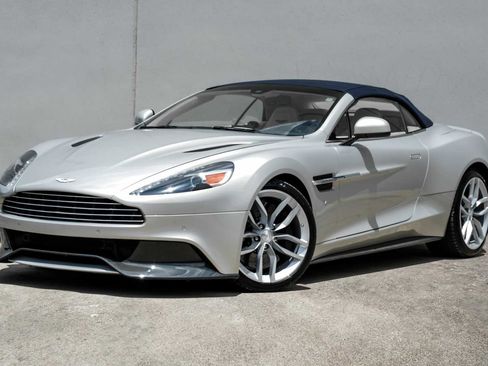 Used 2016 Aston Martin Vanquish Volante RWD image 5