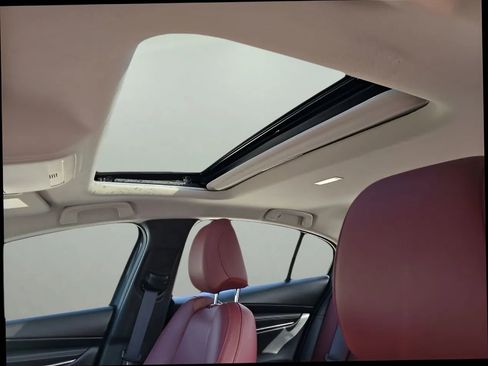 Used 2024 MAZDA MAZDA3 s image 10