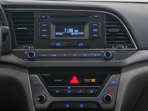 Used 2017 Hyundai Elantra SE w/ Cargo Package FWD image 16