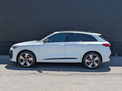 New 2026 Audi SQ5 Premium Plus AWD/4WD image 8