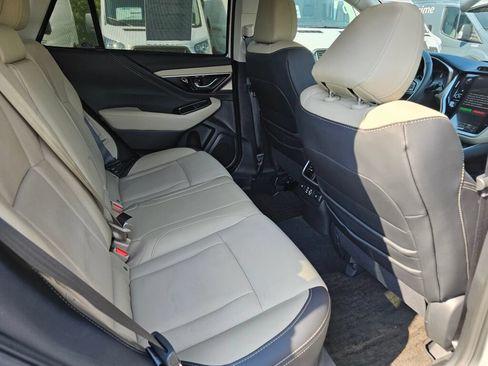 Used 2025 Subaru Outback Limited AWD/4WD image 15