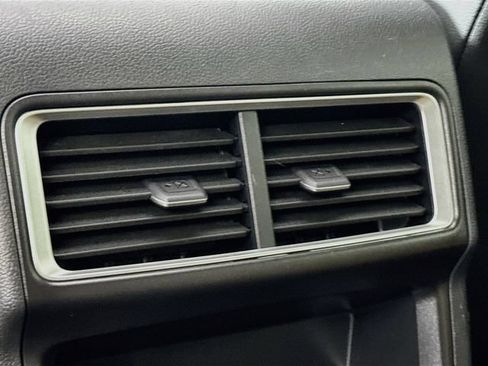 Certified 2025 Volkswagen Atlas Cross Sport SE AWD/4WD image 28