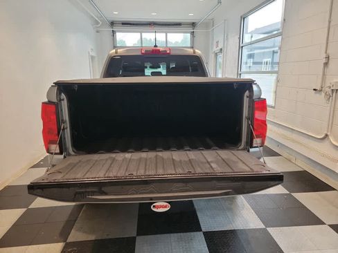 Used 2024 Chevrolet Colorado Trail Boss AWD/4WD image 9
