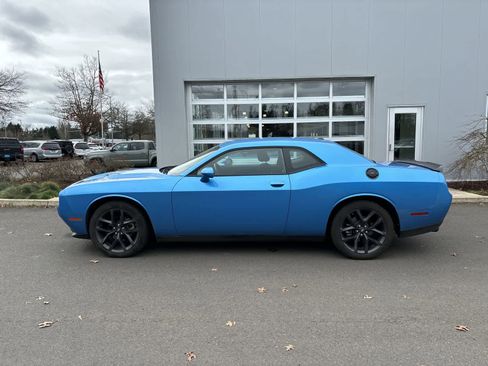 Used 2023 Dodge Challenger SXT w/ Blacktop Package image 2
