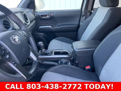 Used 2023 Toyota Tacoma TRD Off-Road image 9