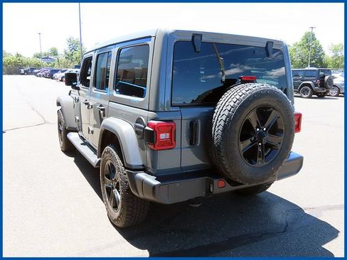 Used 2023 Jeep Wrangler Unlimited Sahara AWD/4WD image 5