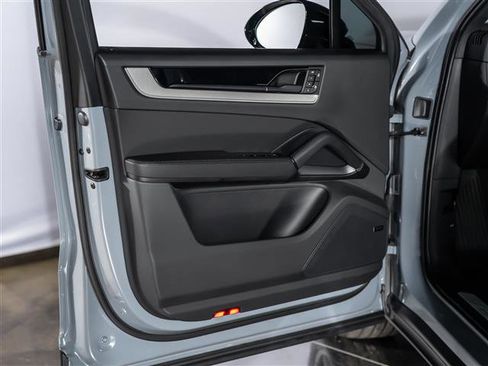 Certified 2026 Porsche Cayenne S image 23