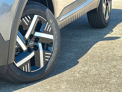 New 2026 Nissan Kicks SV image 3