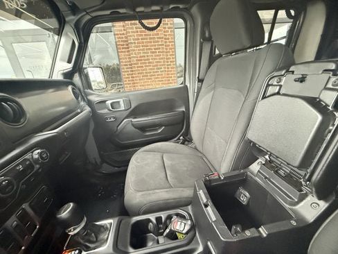Used 2021 Jeep Gladiator Sport image 25