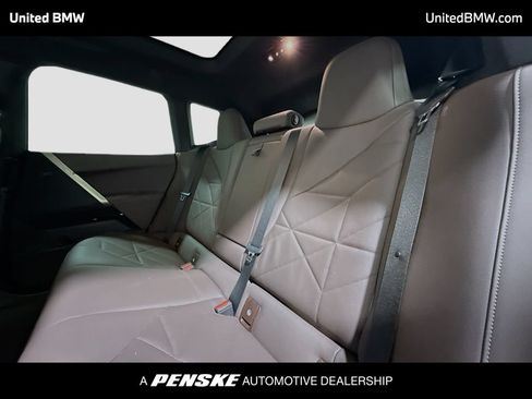 Used 2024 BMW iX xDrive50 w/ Sport Package AWD/4WD image 13