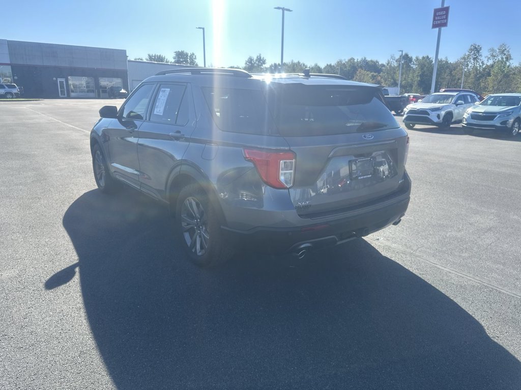 Used 2021 Ford Explorer XLT w/ Equipment Group 202A AWD/4WD image 6