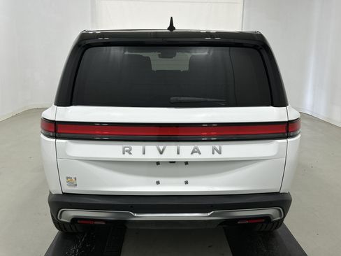 Used 2024 Rivian R1S Adventure AWD/4WD image 4