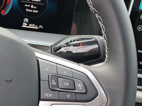 New 2025 Volkswagen Tiguan SE image 7