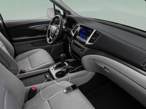 Used 2016 Honda Pilot Touring image 32