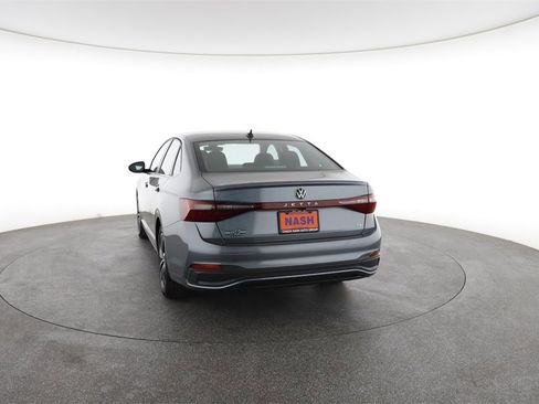 Used 2025 Volkswagen Jetta SE image 10