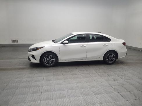 Used 2024 Kia Forte LXS image 2