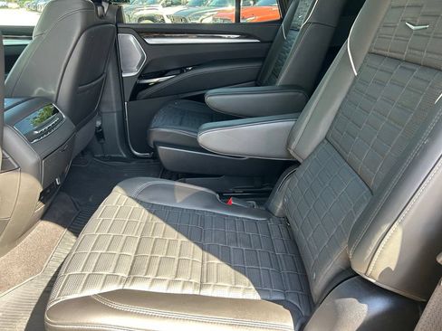 Used 2025 Cadillac Escalade Sport Platinum AWD/4WD image 19