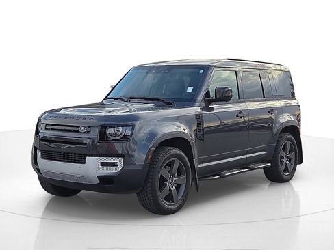 Used 2025 Land Rover Defender 110 S image 2