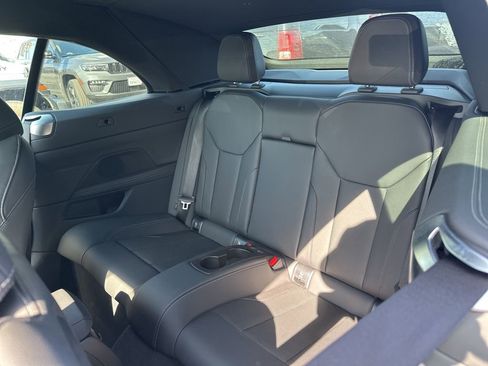 Used 2025 BMW M440i Convertible image 8