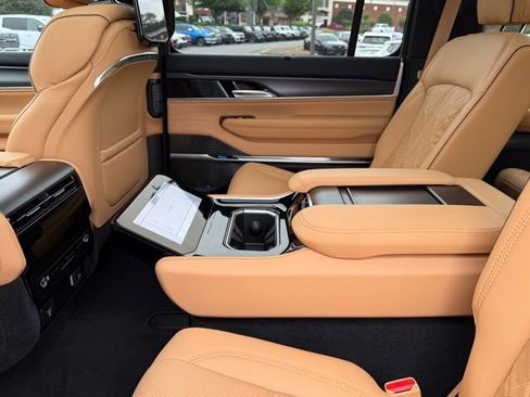 New 2026 Jeep Grand Wagoneer Summit AWD/4WD image 31