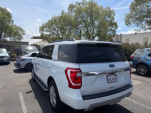 Used 2019 Ford Expedition XLT w/ Equipment Group 202A image 4
