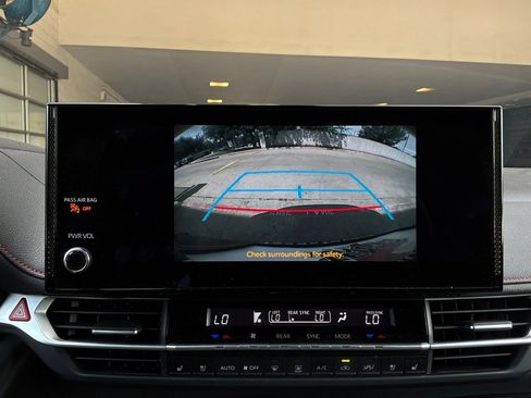 Used 2025 Toyota Sienna XSE AWD/4WD image 53