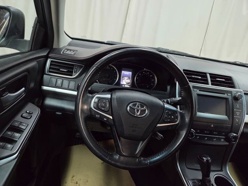 Used 2015 Toyota Camry SE image 24