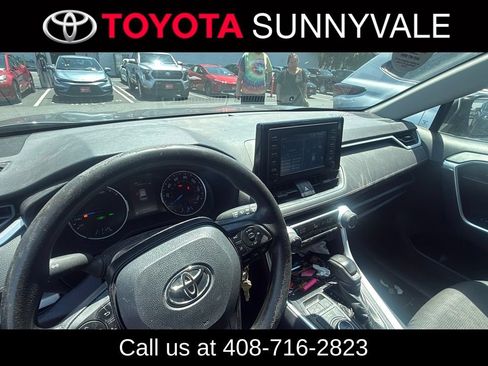 Used 2019 Toyota RAV4 LE AWD/4WD image 4