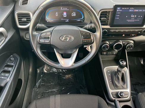 Certified 2023 Hyundai Venue SEL image 14