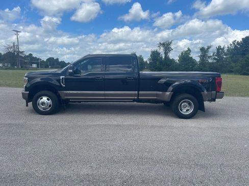 Used 2022 Ford F350 King Ranch w/ King Ranch Ultimate Package AWD/4WD image 2