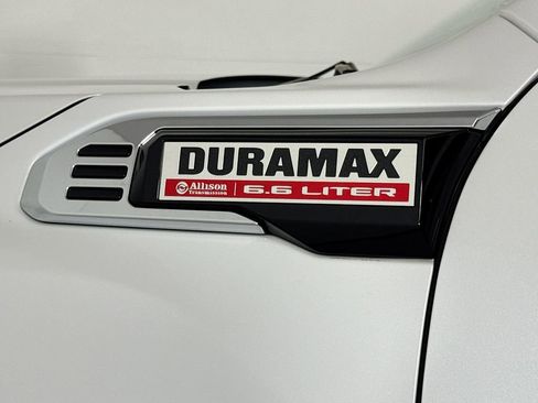 Used 2024 GMC Sierra 3500 Denali w/ Technology Package AWD/4WD image 9