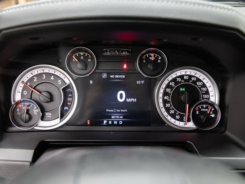 Used 2016 RAM 1500 Laramie w/ Convenience Group AWD/4WD image 17