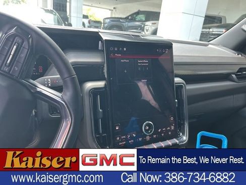 Used 2025 GMC Yukon AT4 w/ AT4 Premium Package image 1