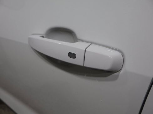 Used 2025 Chevrolet Blazer LT image 8