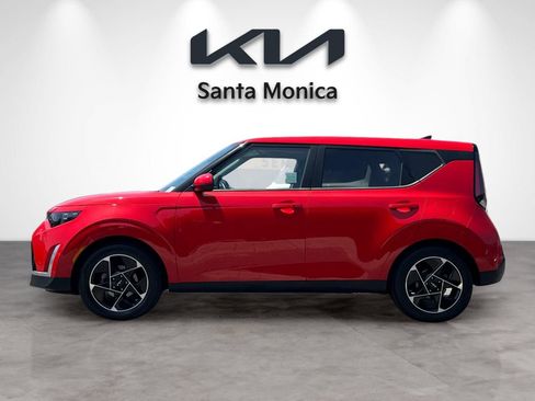Certified 2023 Kia Soul EX FWD image 3