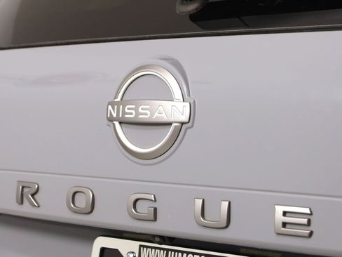 Used 2025 Nissan Rogue SL w/ Tech Package FWD image 49