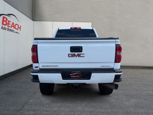 Used 2016 GMC Sierra 2500 Denali w/ Duramax Plus Package AWD/4WD image 15