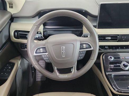 Used 2023 Lincoln Nautilus AWD image 14