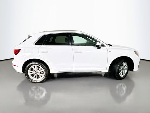 Used 2025 Audi Q3 2.0T Premium image 8