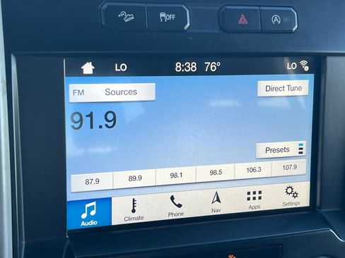 Used 2018 Ford F150 Lariat w/ Equipment Group 502A Luxury AWD/4WD image 18