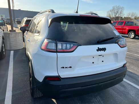 Used 2020 Jeep Cherokee Latitude Plus image 3