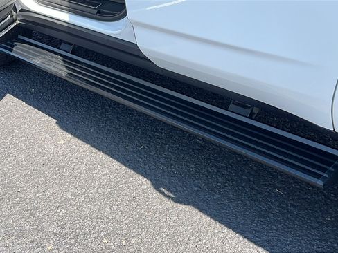 Certified 2023 GMC Yukon AT4 AWD/4WD image 11
