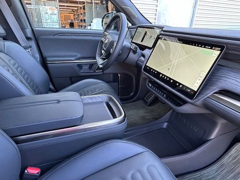 Used 2022 Rivian R1T Adventure image 40