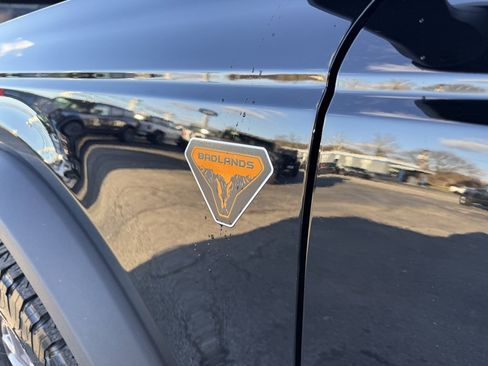 New 2025 Ford Bronco Badlands image 9