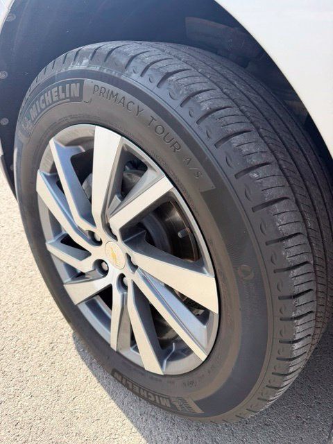Used 2022 Chevrolet Equinox Premier AWD/4WD image 19