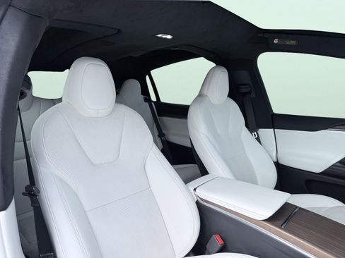 Used 2023 Tesla Model X image 50