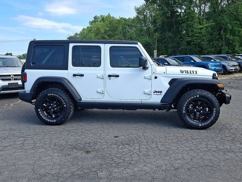 Used 2022 Jeep Wrangler Unlimited Sport AWD/4WD image 11