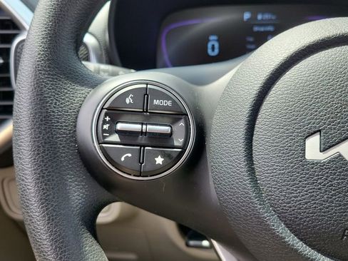 Used 2025 Kia Soul LX FWD image 22