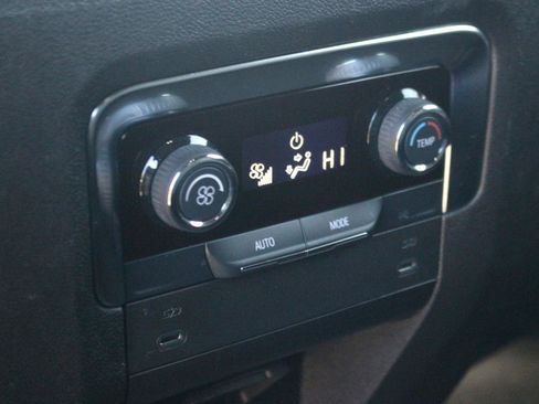 Used 2025 Chevrolet Tahoe Z71 image 33